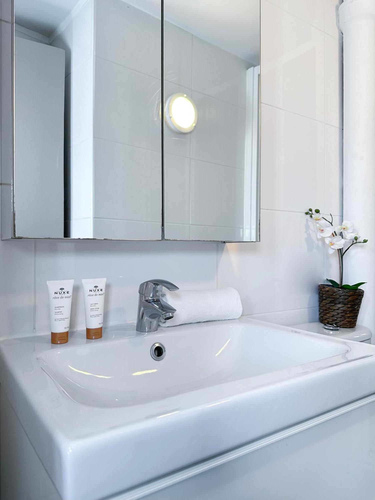 Chic Flat In Pantheon & Luxembourg Garden Apartment ปารีส ภายนอก รูปภาพ